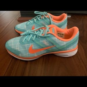 NEW Nike Tennis Shoes